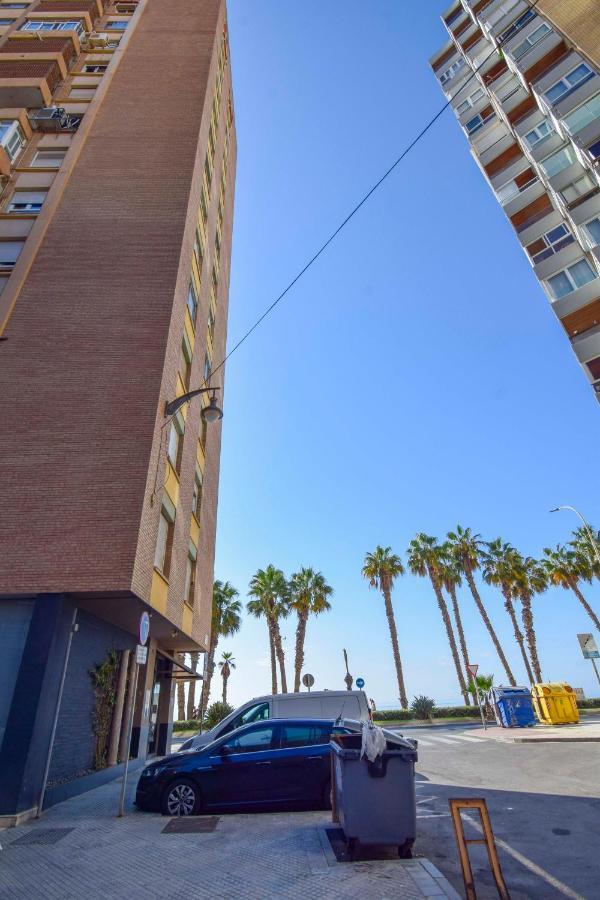 P&P Apartamentos Paseo Maritimo Pablo Ruiz Picasso Malaga Luaran gambar